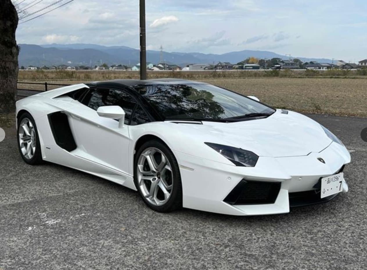 Lamborghini Aventador LP700-4 Roadster - Image 1