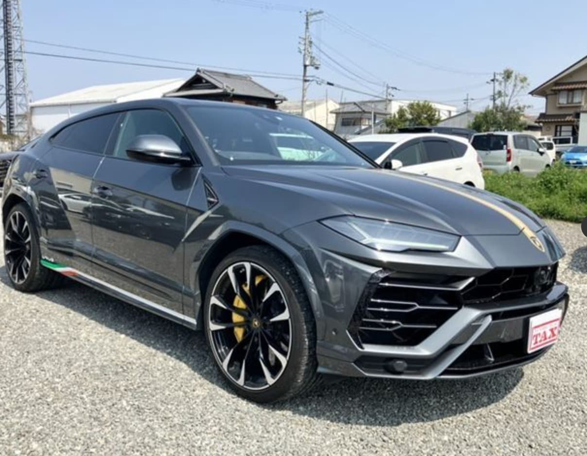 Lamborghini Urus - Image 1