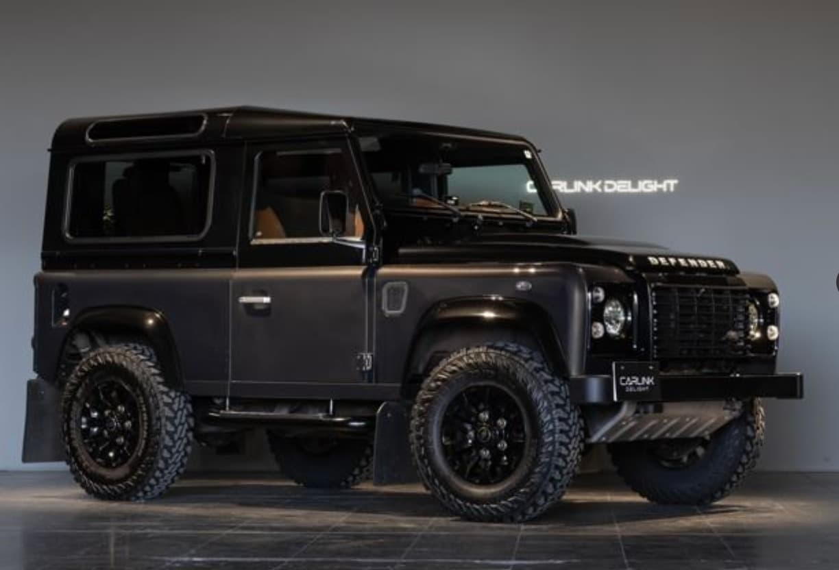 Land Rover Defender 90 Autobiography - Image 1